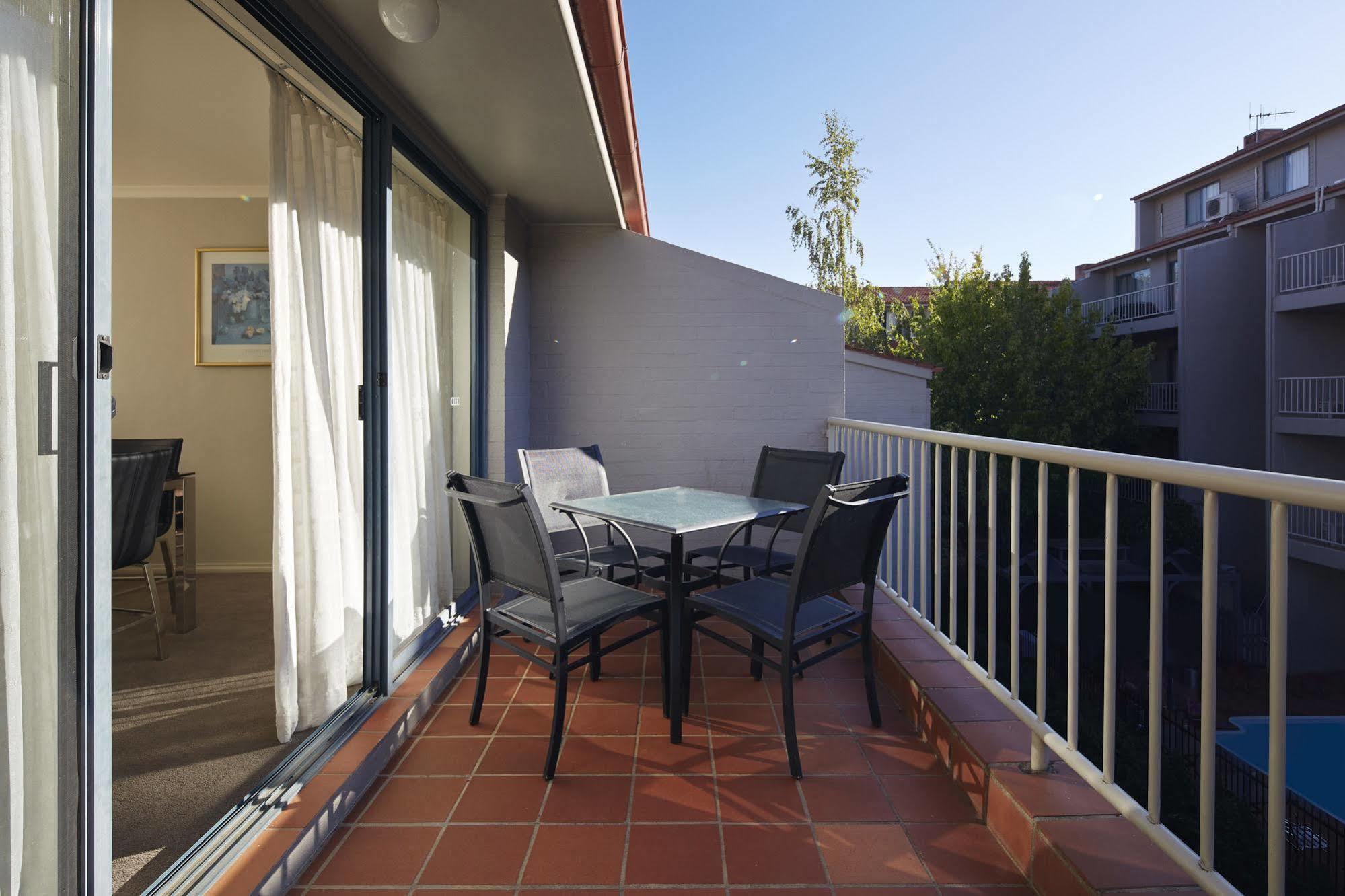 Pinnacle Apartments Canberra Exterior foto