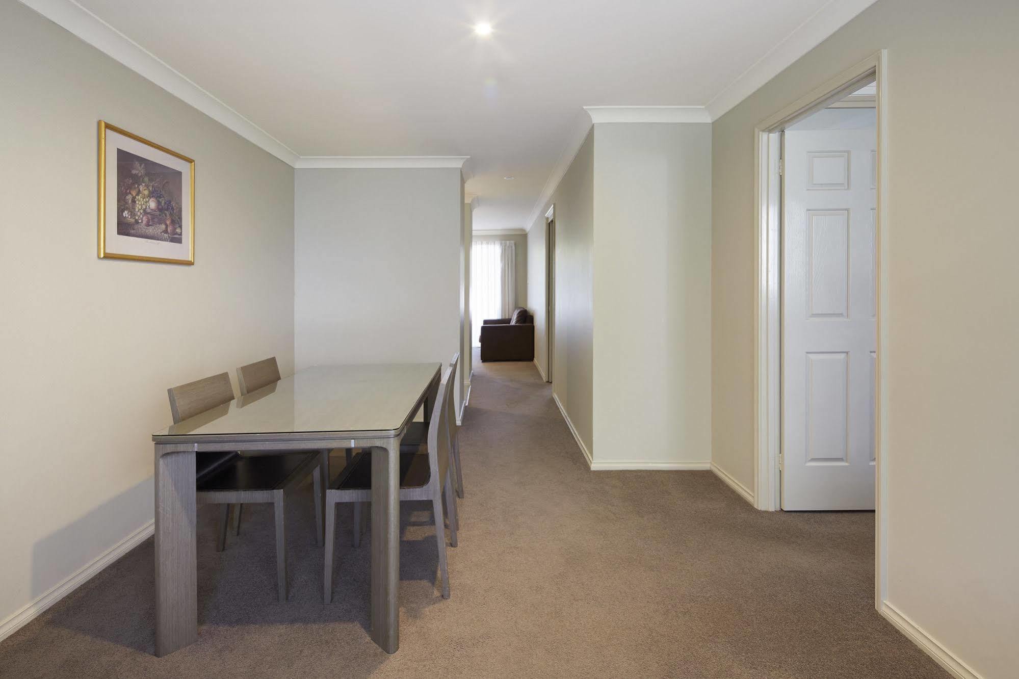 Pinnacle Apartments Canberra Exterior foto