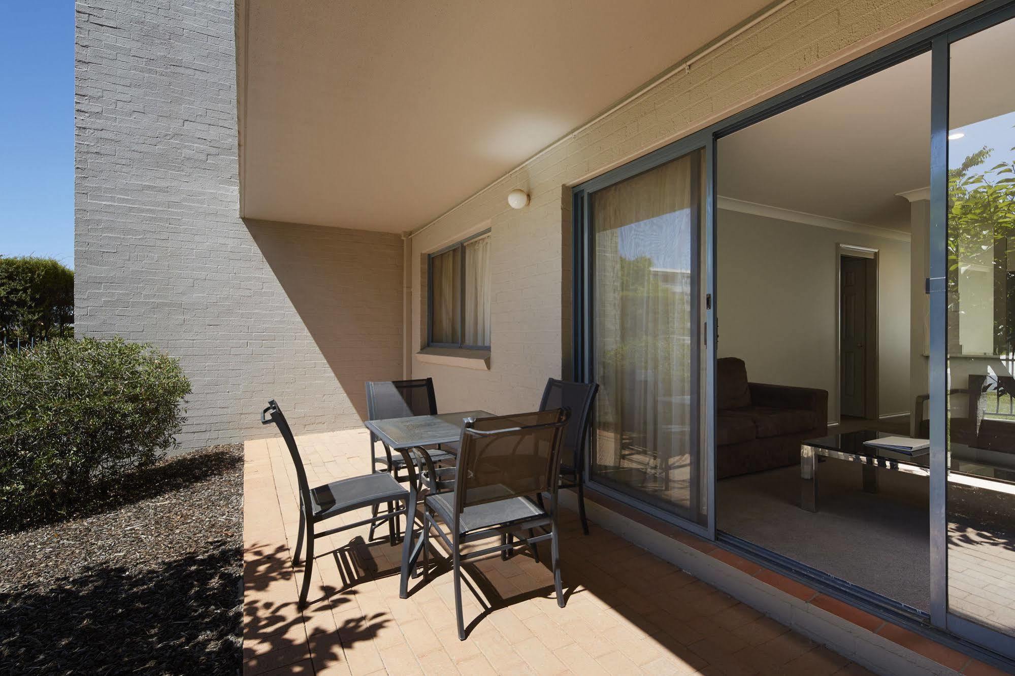 Pinnacle Apartments Canberra Exterior foto